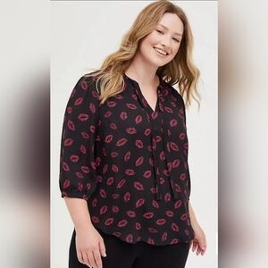 Torrid Georgette Bow Tie Peasant Blouse Lips 4XL